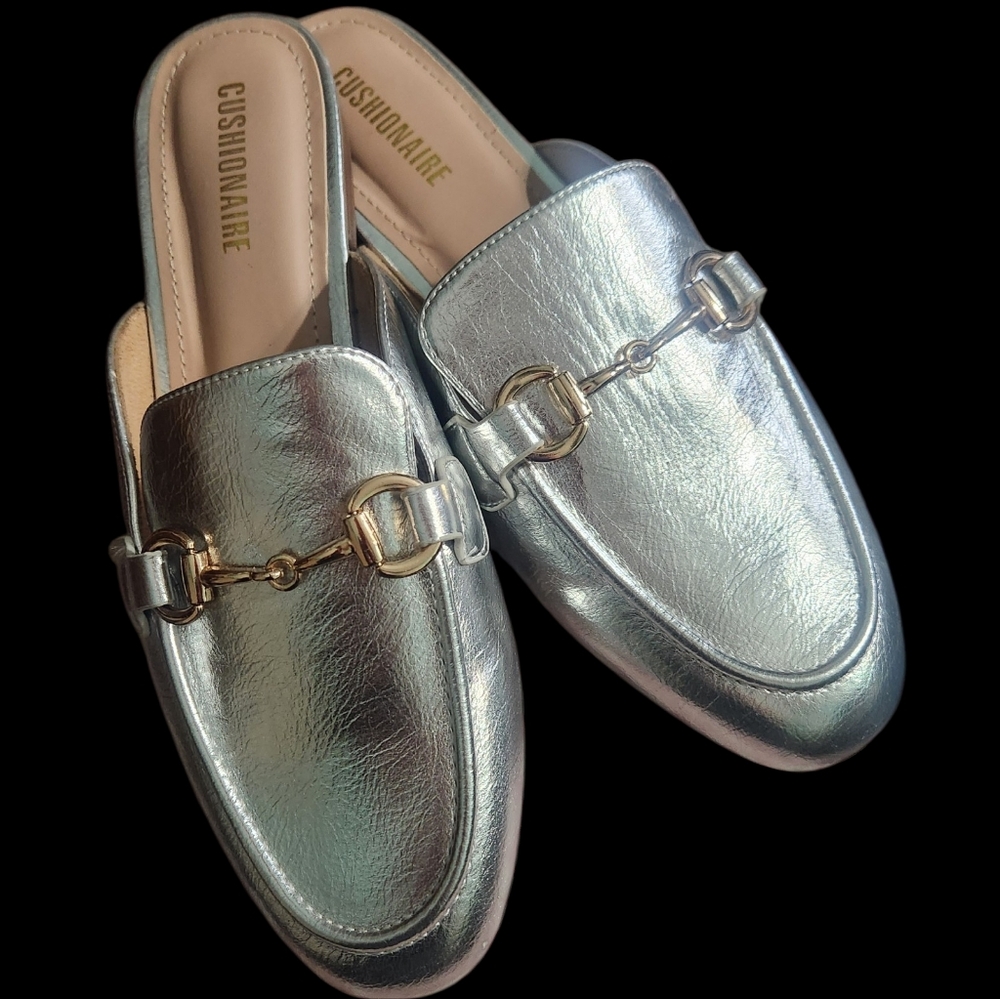 Cushionaire Silver Metallic Slip-On Mules Sz 8.5 - Picture 2 of 10